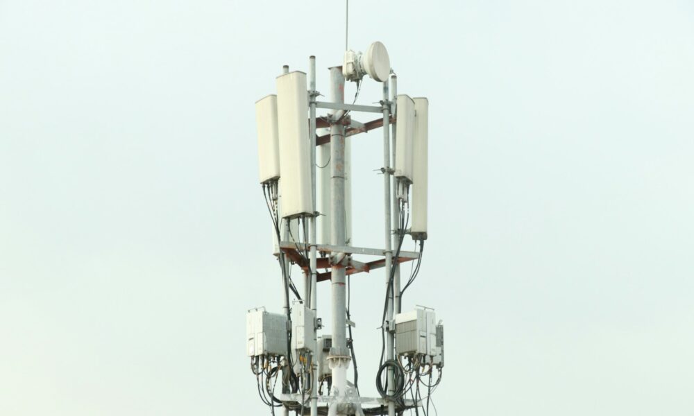 What are 5 negative effects of technology in communication