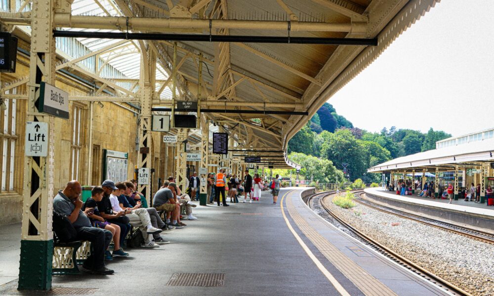 What is the cheapest way to travel around the UK