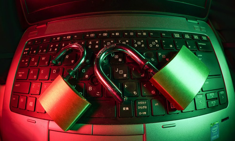 How do I report internet fraud in the UK