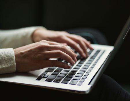 What is a tech scammer